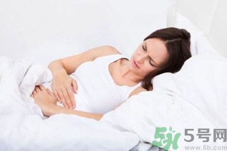 月經(jīng)顏色發(fā)黑是怎么回事？月經(jīng)顏色發(fā)黑怎么辦？