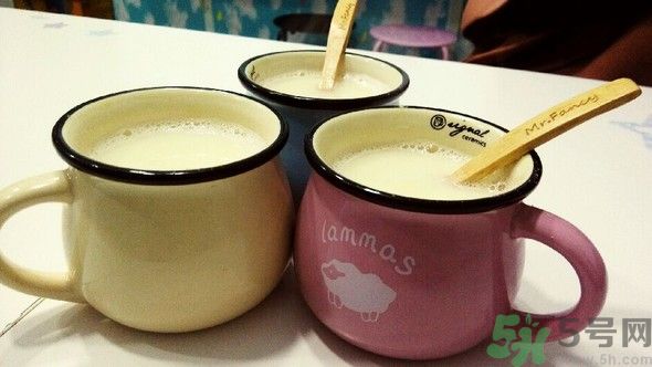 小葉增生可以喝豆?jié){嗎？小葉增生可以吃蜂蜜嗎？