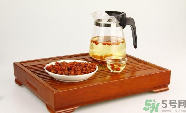 枸杞干吃好還是泡水好？枸杞怎么吃效果最好？