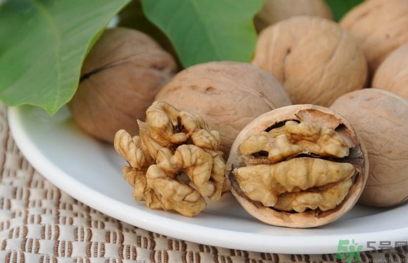 高血脂可以吃核桃嗎？高血脂可以吃紅棗嗎？