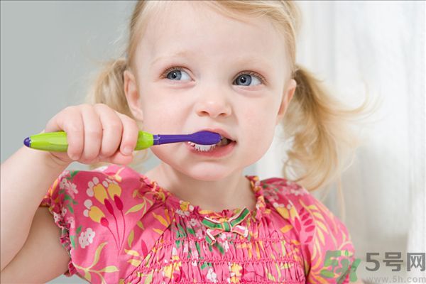 牙齦出血怎么刷牙？牙齦出血選什么牙膏最好？