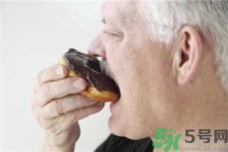 高血脂不能吃什么食物？高血脂要注意什么？