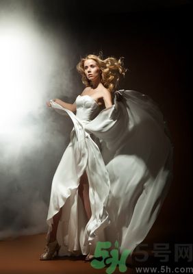 女生為什么看起來比男生高？女生的平均身高是多少？