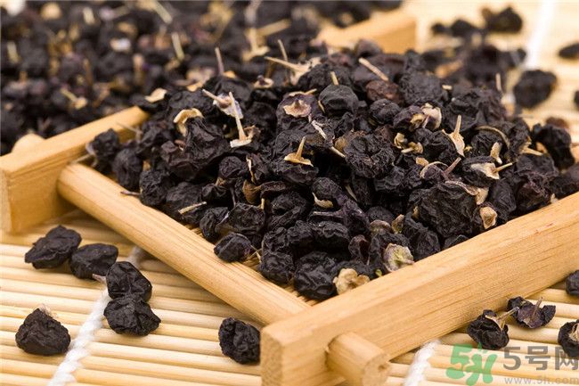 黑枸杞有什么功效？黑枸杞的好處有哪些？