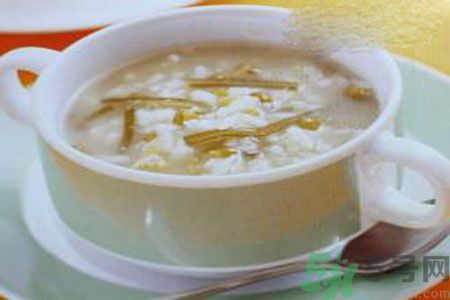 皮膚過敏怎么辦？皮膚過敏吃什么？