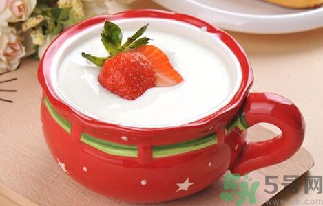 胃潰瘍可以喝酸奶嗎？胃潰瘍喝酸奶好嗎？