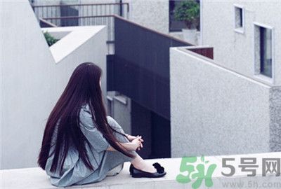 90后女孩癱瘓后出版25萬(wàn)字 女人要怎樣生活最好？