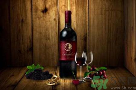 痛風(fēng)可以喝紅酒嗎？痛風(fēng)喝紅酒好嗎？