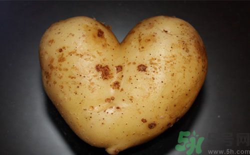 土豆變綠還能吃嗎？土豆變綠有什么危害？