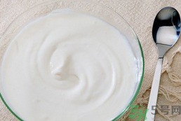 菠蘿可以和酸奶一起吃嗎？菠蘿和酸奶能一起吃嗎？