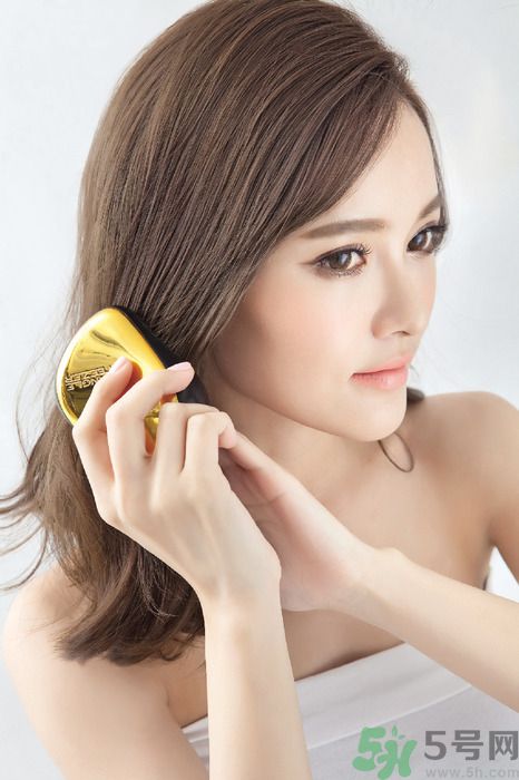 揉法如何柔順?擁有柔順勻亮發(fā)質(zhì)秘訣 揉法如何柔順?擁有柔順勻亮發(fā)質(zhì)秘訣
