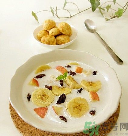 牛奶能和獼猴桃一起吃嗎？牛奶不能和什么一起吃？