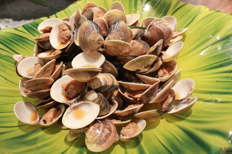 蛤蜊放冰箱還能吃嗎？蛤蜊凍死的能吃嗎？