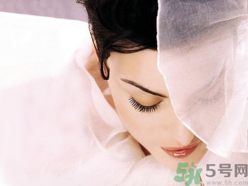 蜂蜜擦臉可以美白嗎?蜂蜜美白的面膜的制作方法 蜂蜜擦臉可以美白嗎?蜂蜜美白的面膜的制作方法