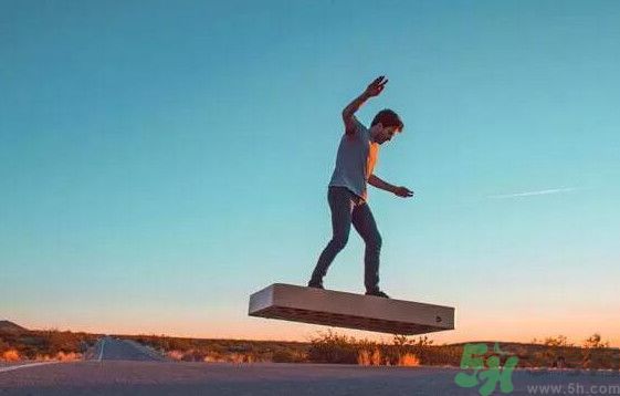 Hoverboard懸浮滑板國內(nèi)多少錢？懸浮滑板在哪可以買？