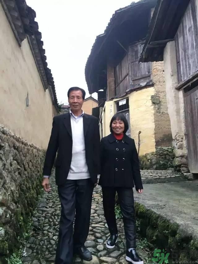 浙江富翁棄億萬資產與農婦結婚  怎樣追求真愛才好？