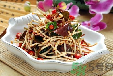 黃瓜可以和魚(yú)腥草涼拌一起吃嗎？黃瓜涼拌魚(yú)腥草好吃嗎？