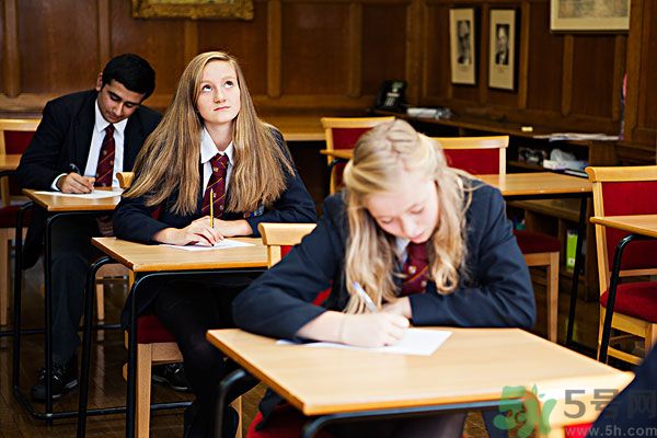 高中生上課容易走神怎么辦？高中生上課如何提高注意力？