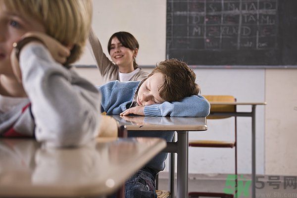 高中生上課容易走神怎么辦？高中生上課如何提高注意力？