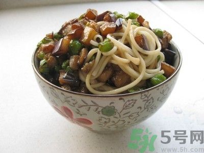 茄子肉丁打鹵面怎么做？茄子肉丁打鹵面好吃嗎？