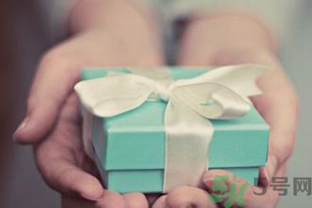 數(shù)學(xué)和脫單哪個(gè)更難？脫單的技巧有哪些？