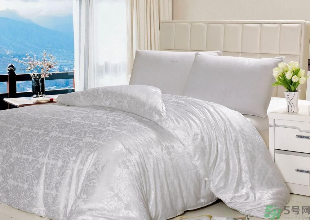 蠶絲被怎么洗滌保養(yǎng)？蠶絲被能曬嗎？