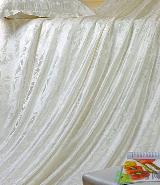 蠶絲被怎么洗滌保養(yǎng)？蠶絲被能曬嗎？