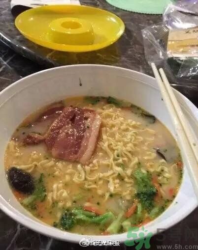 滿漢宴方便面多少錢(qián)一桶？滿漢宴方便面多少錢(qián)一箱？