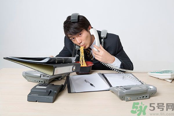 滿漢宴方便面煮著吃泡著吃哪個(gè)好？