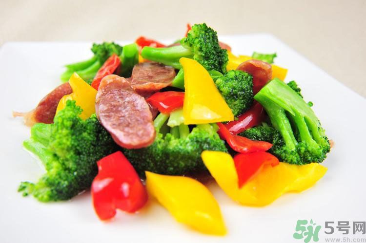 西藍(lán)花炒臘腸怎么做？西藍(lán)花炒臘腸好吃嗎？