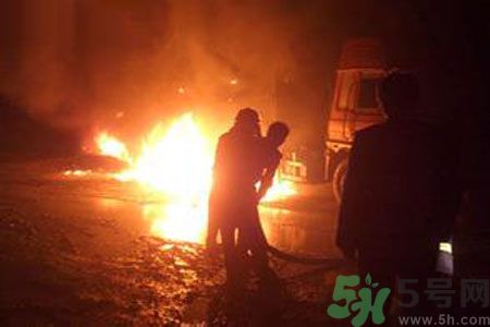 加油過滿汽車起火是怎么回事？汽車加油要注意什么？