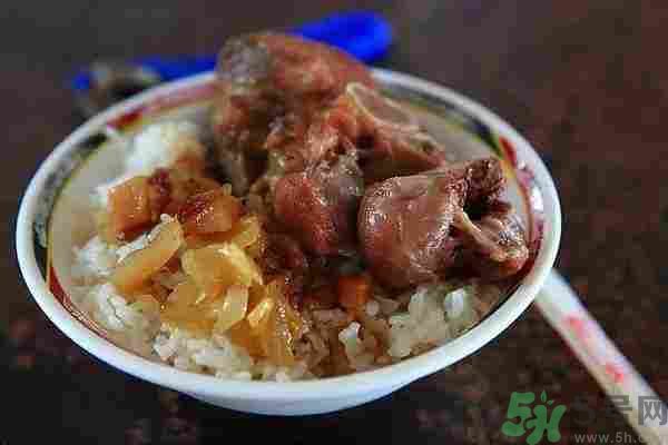 早餐吃面還是包子比較好？早餐吃包子和面健康嗎？