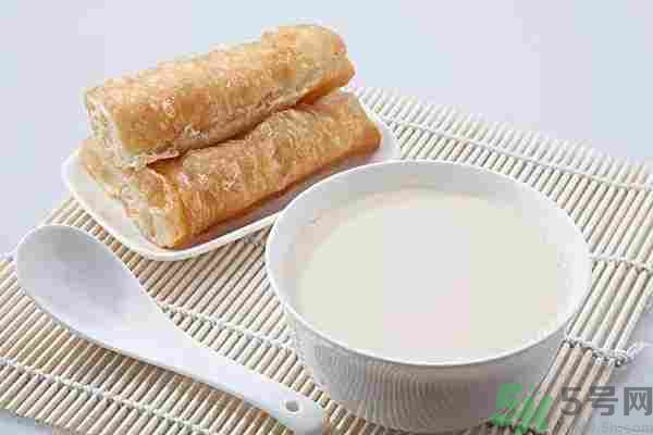 早餐吃面還是包子比較好？早餐吃包子和面健康嗎？