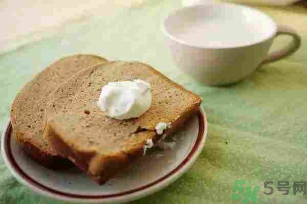 早餐吃面還是包子比較好？早餐吃包子和面健康嗎？