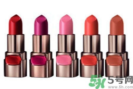 巴黎歐萊雅紛澤豐潤霧感唇膏干不干？巴黎歐萊雅紛澤豐潤霧感唇膏潤澤度怎么樣？