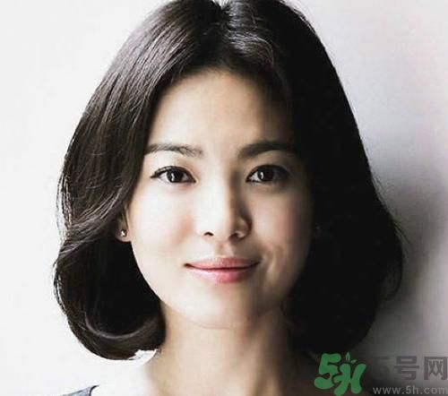 齊劉海中分適合什么臉型？齊劉海中分怎么扎好看？