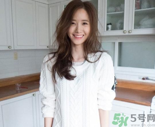 齊劉海中分適合什么臉型？齊劉海中分怎么扎好看？