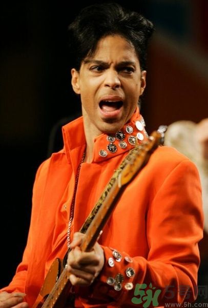 邁克爾·杰克遜昔日勁敵Prince離世的原因是什么？