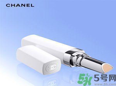 1香奈兒珍珠光采遮瑕筆適合什么膚質(zhì)？敏感膚質(zhì)可以用香奈兒珍珠光采遮瑕筆嗎？