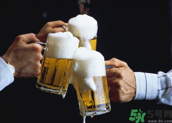 喝酒怎樣才能不傷身？飲酒要注意些什么？