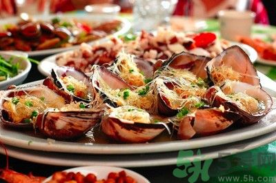 吃海鮮能喝啤酒嗎？吃海鮮為什么不能喝啤酒？