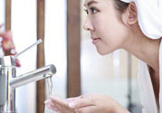洗臉用冷水還是熱水好？用冷水洗臉好不好？