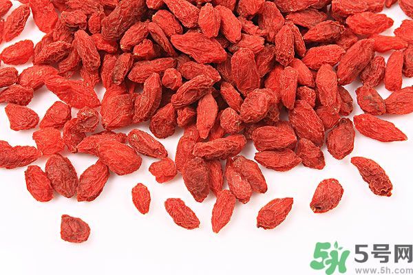 枸杞可以長時(shí)間燉煮嗎？枸杞有什么功效？