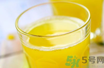 鮮榨菠蘿汁的做法是什么?菠蘿汁的功效與作用有哪些 鮮榨菠蘿汁的做法是什么?菠蘿汁的功效與作用有哪些