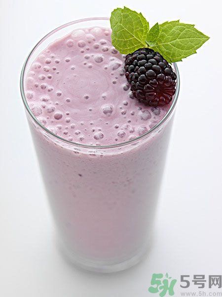 桑葚泡酒男人可以喝嗎？桑葚泡酒男人喝好不好？