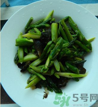 蘆筍和洋蔥能一起吃嗎？蘆筍和洋蔥怎么炒好吃？