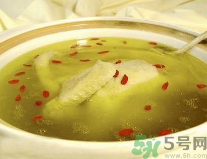 燉雞湯怎么去腥？燉雞湯很腥要怎做才好？