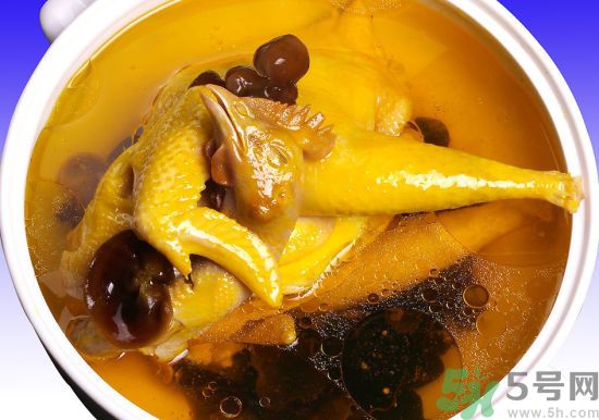 燉雞湯怎么去腥？燉雞湯很腥要怎做才好？