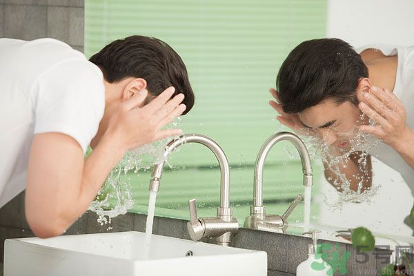 大寶男士煥活保濕潔面啫喱怎么樣？