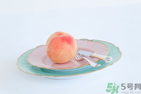 桃子跟什么不能一起吃？桃子跟什么相克？